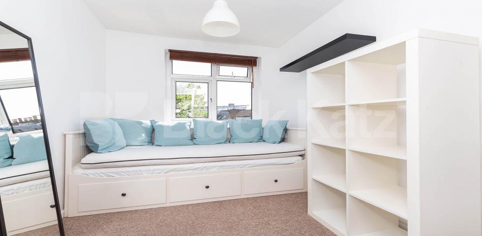 			3 Bedroom, 1 bath, 1 reception Flat			 Maitland Park Road, Camden